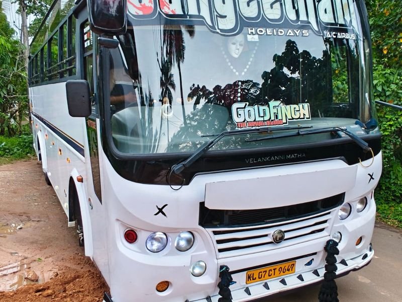 Bus front side view 9