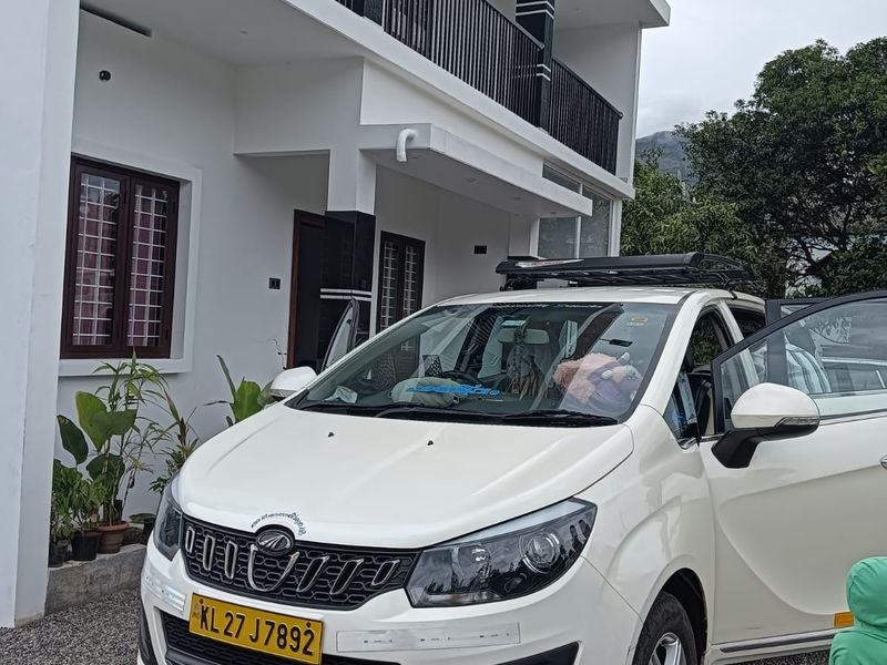 Cab infront of cottage resort