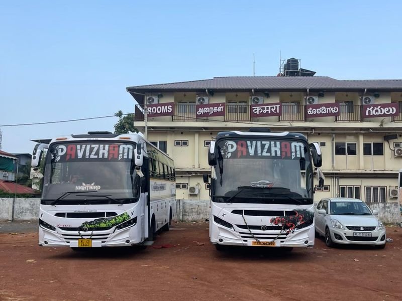 Large Traveler Bus1