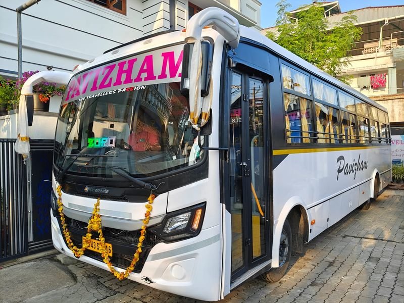 Pavizham bus front side view 1