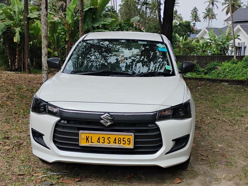 Sedan taxi image 2