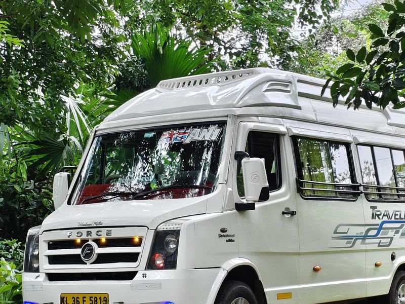 Tempo Traveller front and side view 9